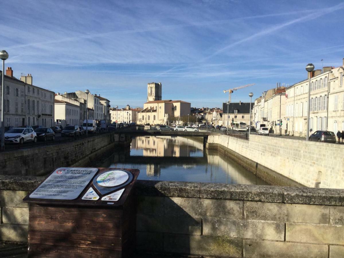 Appartement Centre Ville Pres Du Port Avec Parking Et Wifi La Rochelle  Exteriör bild