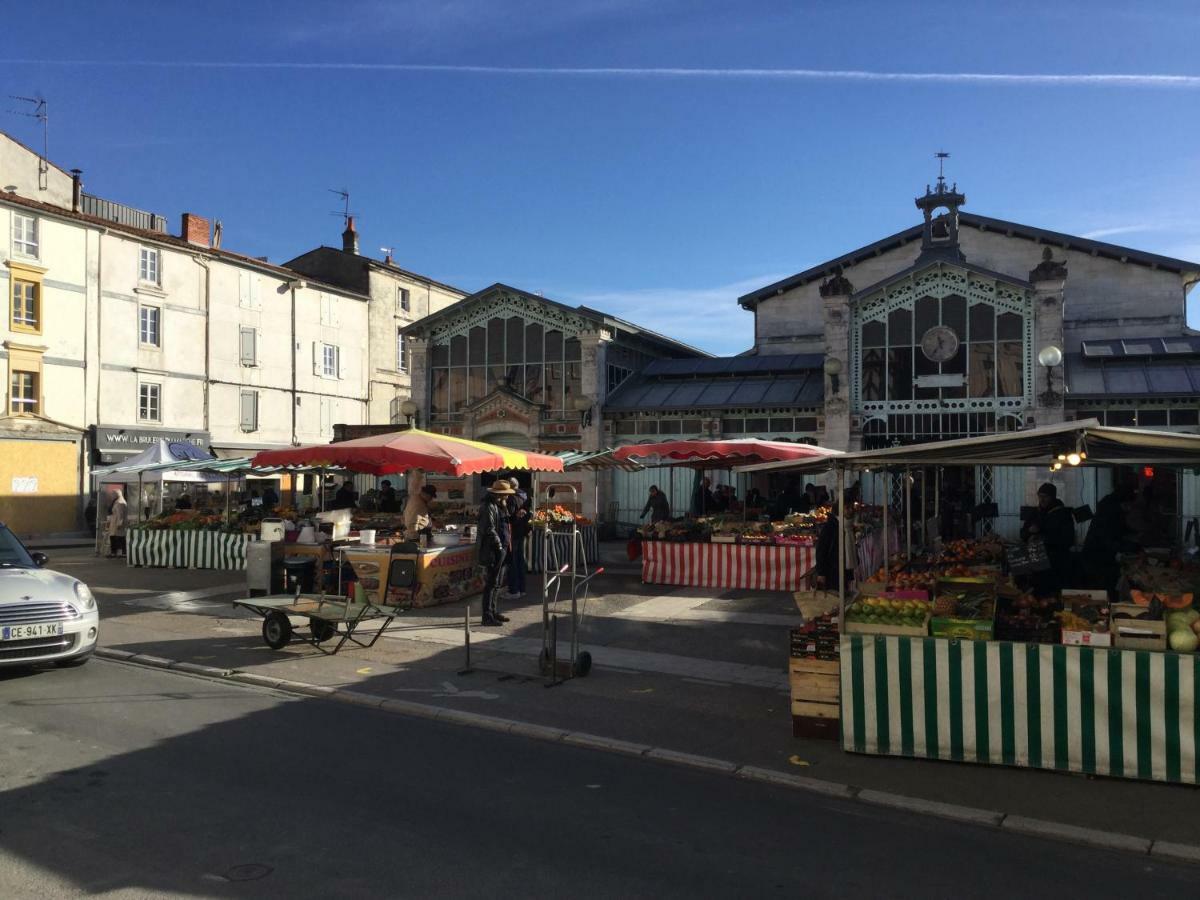 Appartement Centre Ville Pres Du Port Avec Parking Et Wifi La Rochelle  Exteriör bild