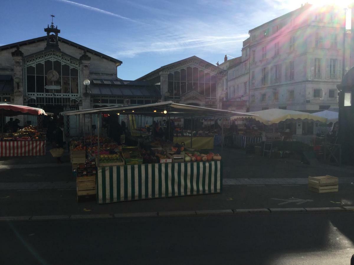 Appartement Centre Ville Pres Du Port Avec Parking Et Wifi La Rochelle  Exteriör bild